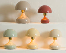 Charger l'image dans la galerie, Lampe de table Amande 24cm