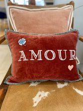 Charger l'image dans la galerie, Housse de coussin AMOUR

