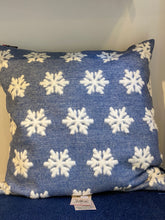 Charger l&#39;image dans la galerie, Coussin Neige Bleu
